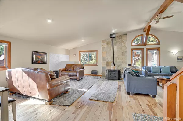 Lyons, CO 80540,468 Riverside DR #1