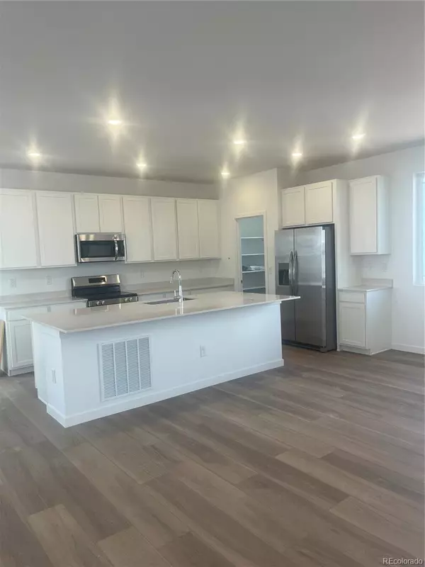 Littleton, CO 80125,8859 Waterleaf LN