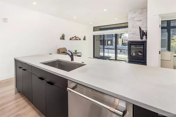 Silverthorne, CO 80498,930 Blue River Pkwy #613