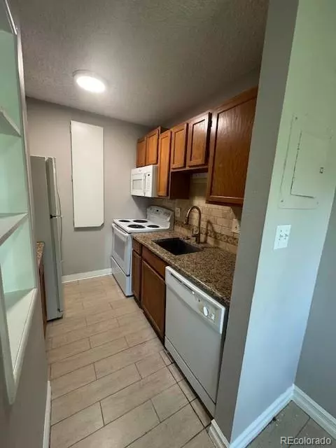 Denver, CO 80222,5995 E Iliff AVE #309