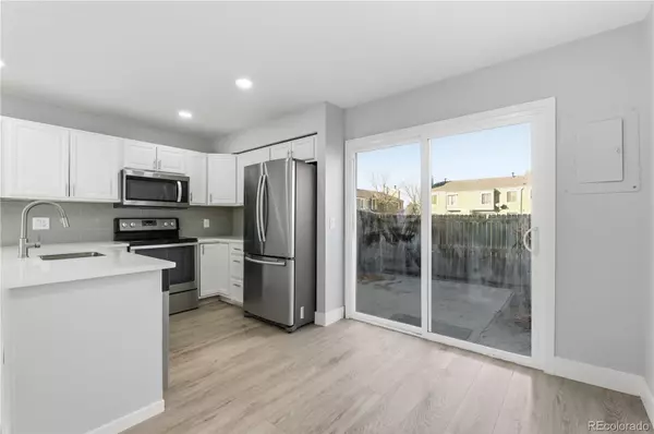 Aurora, CO 80012,932 S Peoria ST