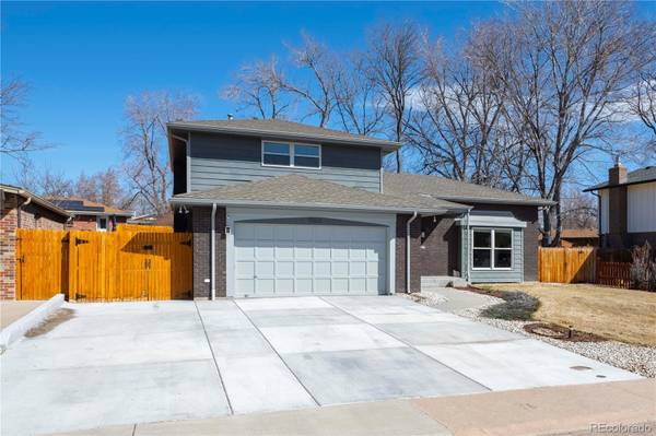 9023 W Warren DR, Lakewood, CO 80227