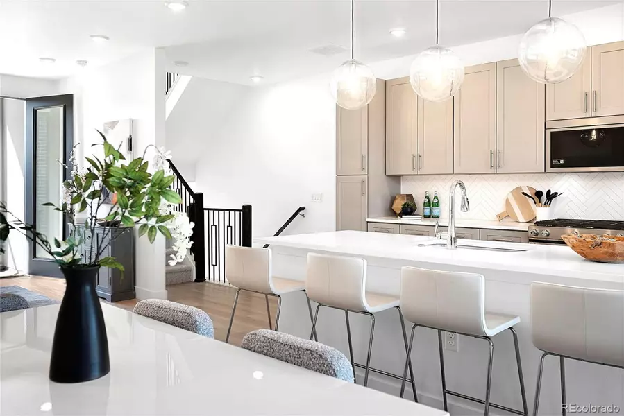 18 Oneida CT, Denver, CO 80230