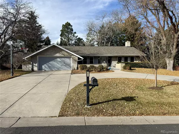 5633 E Southmoor CIR, Englewood, CO 80111