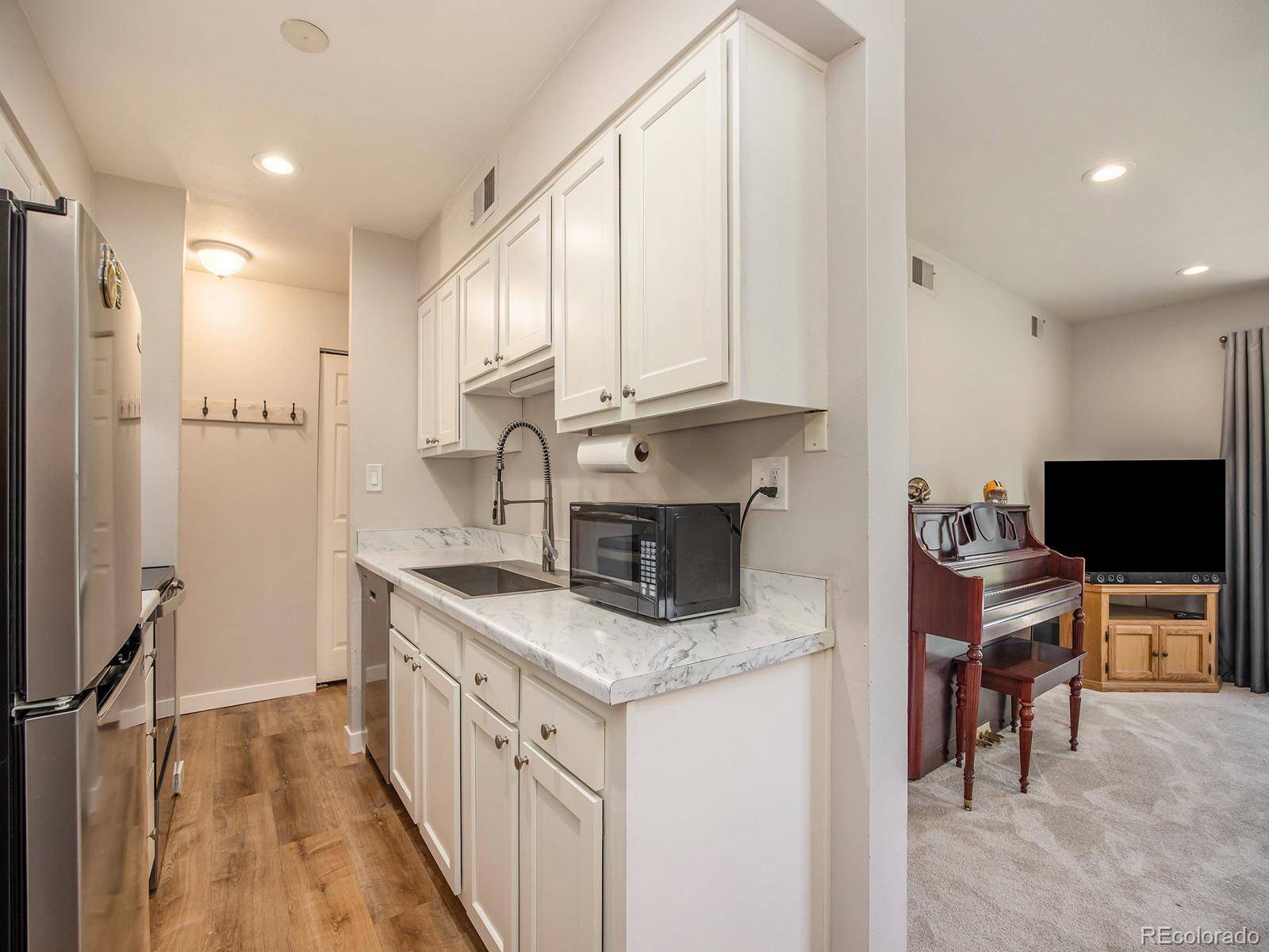 Centennial, CO 80122,309 E Highline CIR #104