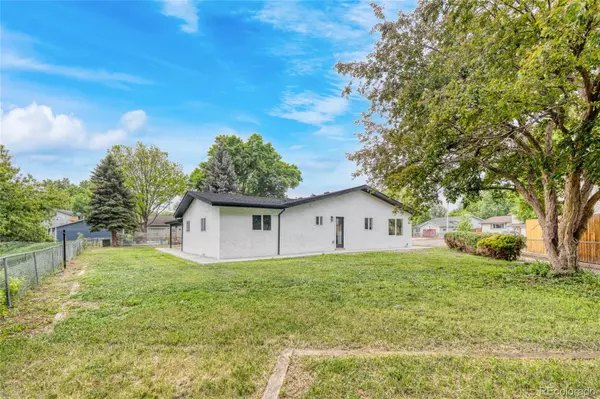 Arvada, CO 80004,6882 Quail ST
