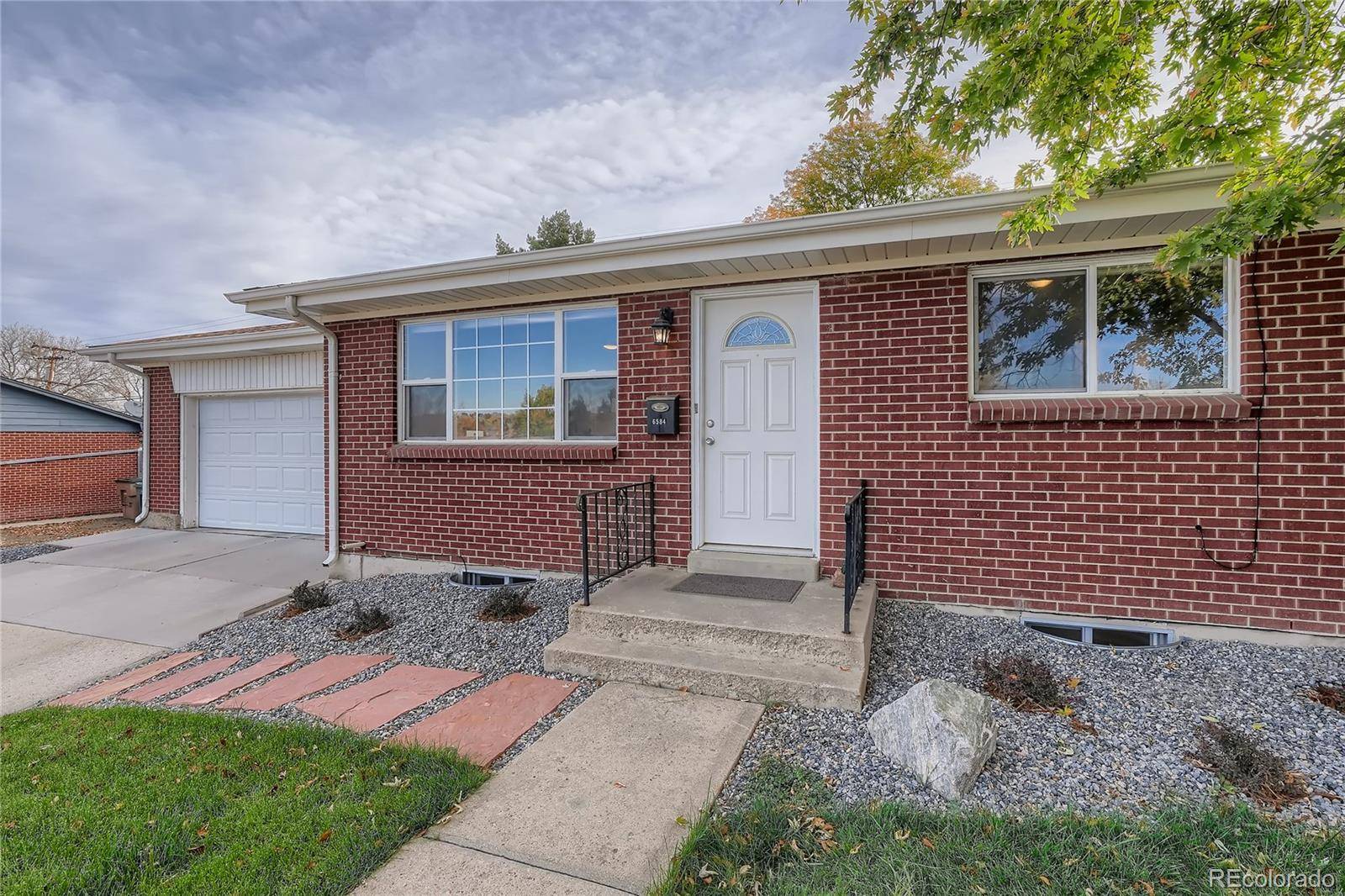 Arvada, CO 80003,6584 Gray ST
