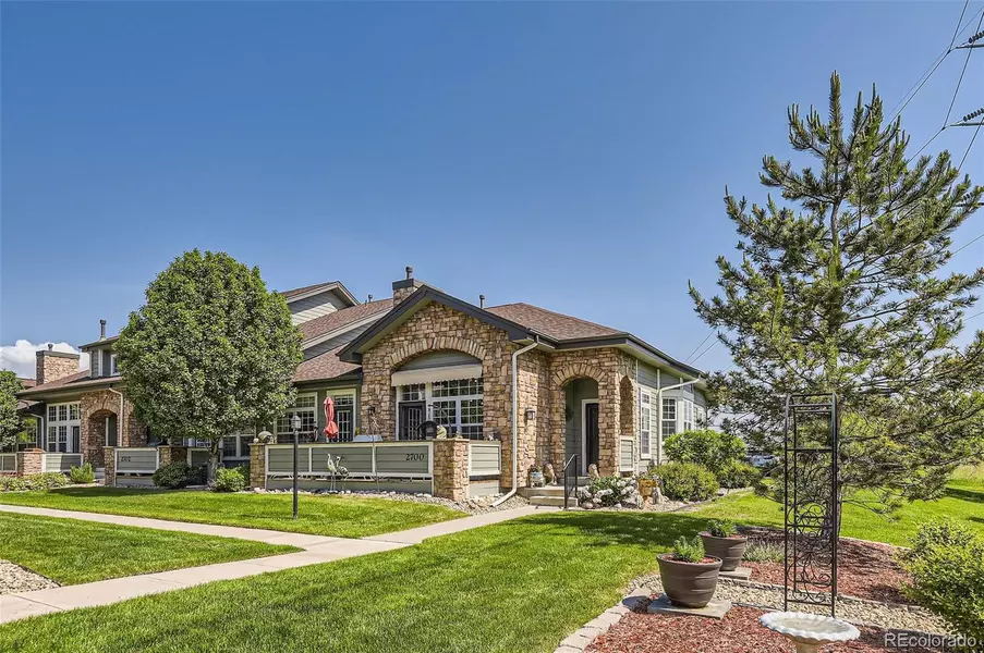 2700 W Greens PL, Littleton, CO 80123