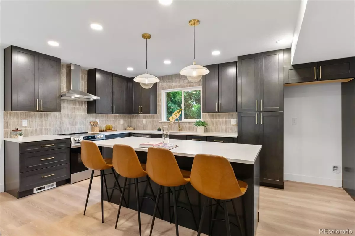 Littleton, CO 80128,6325 W Portland PL