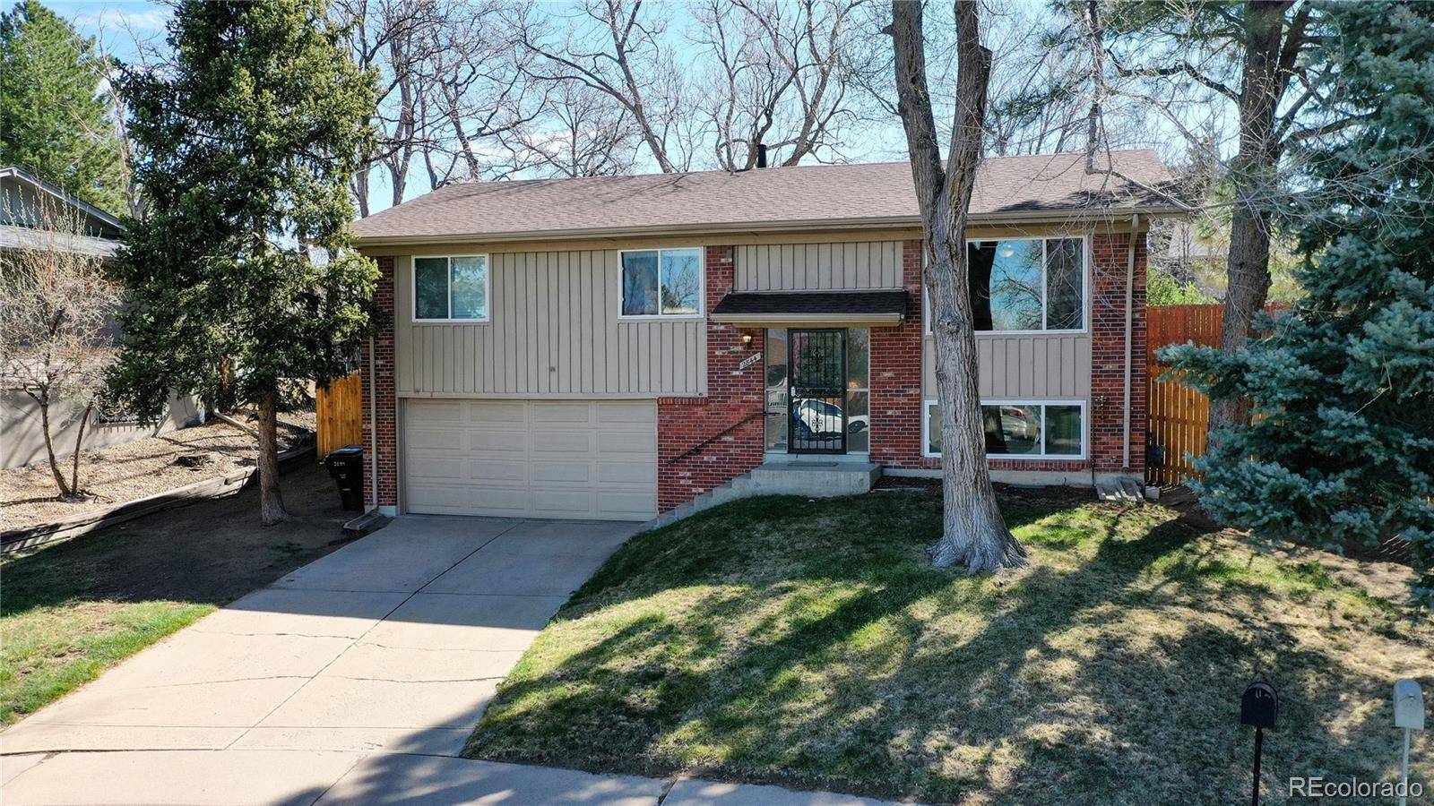 2844 S Reading CT, Denver, CO 80231