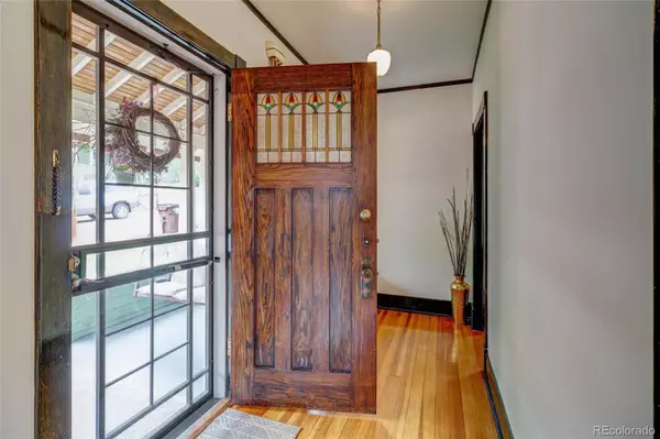 Manitou Springs, CO 80829,114 Cave AVE