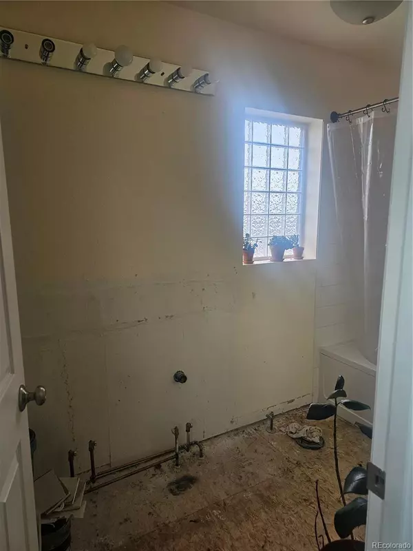 Denver, CO 80249,3811 Lisbon CT