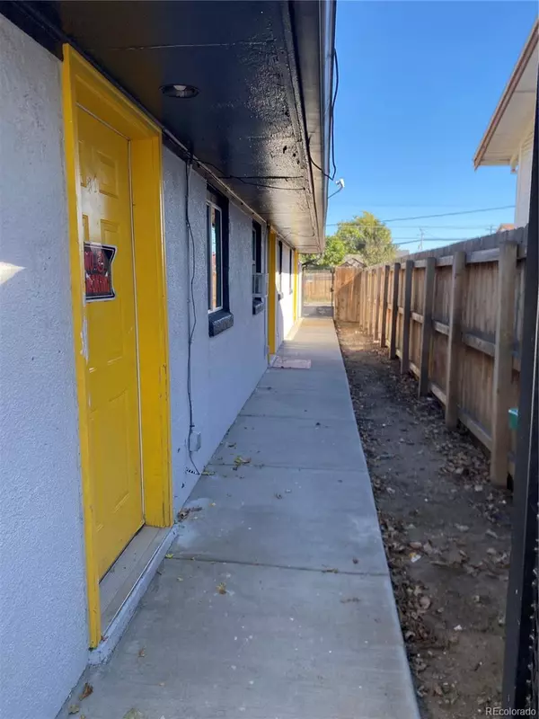 Aurora, CO 80010,1538 Clinton ST