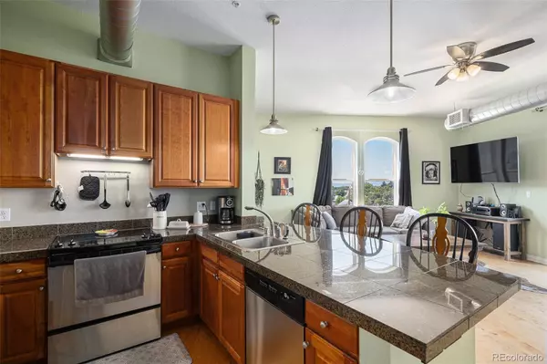 Denver, CO 80203,277 N Broadway #403