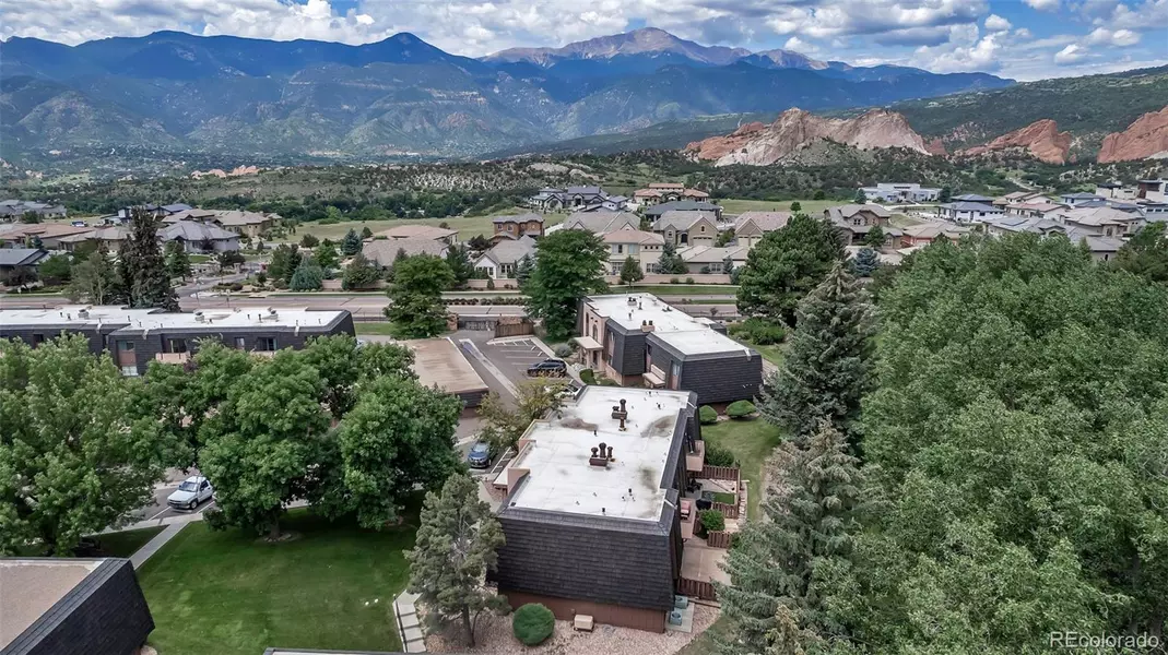 2963 Mesa RD #B, Colorado Springs, CO 80904