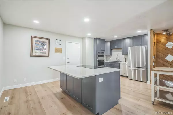 Littleton, CO 80120,1063 W Powers AVE