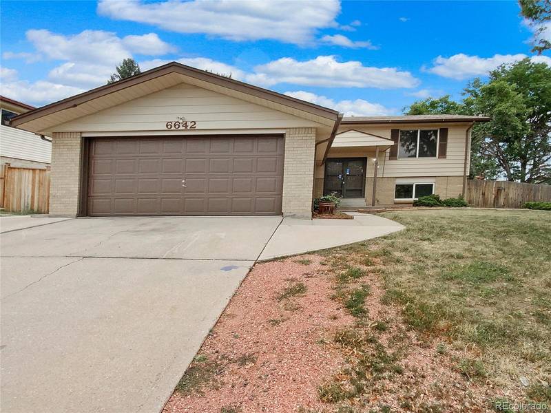 6642 Zinnia ST, Arvada, CO 80004