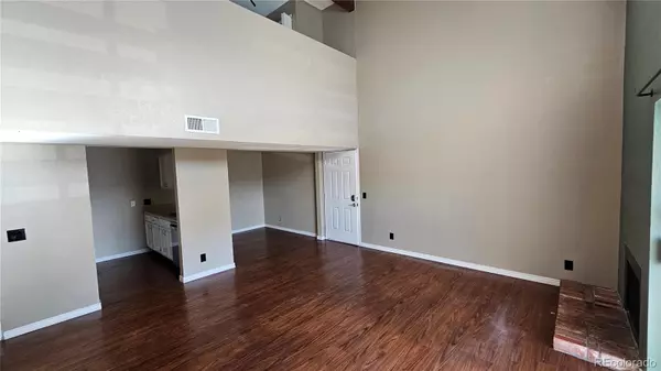 Denver, CO 80231,7665 E Eastman AVE #204B