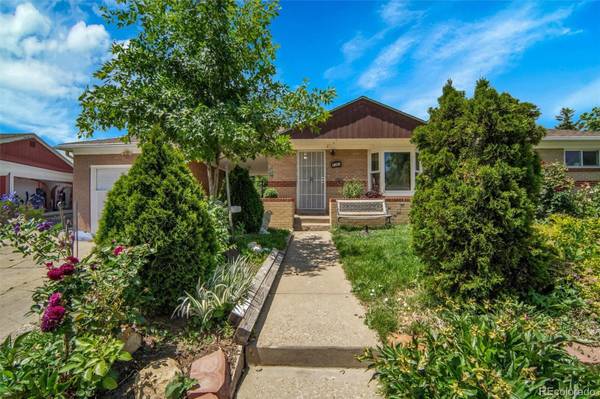 7101 Alan DR, Denver, CO 80221
