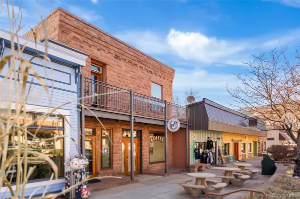 Lyons, CO 80540,431 Main ST