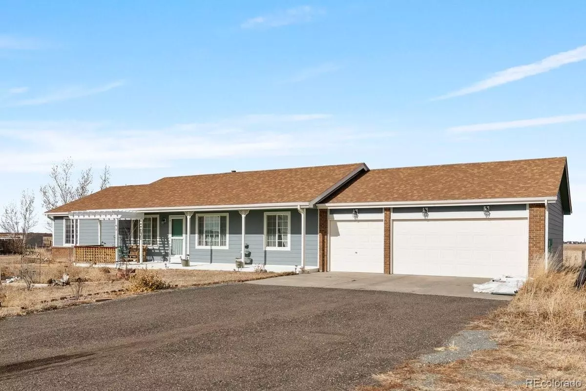 Strasburg, CO 80136,55657 E Apache PL