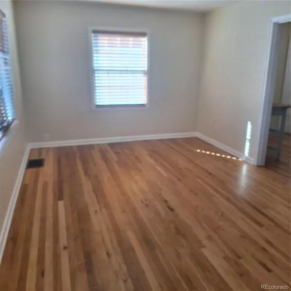 Denver, CO 80204,939 Grove ST