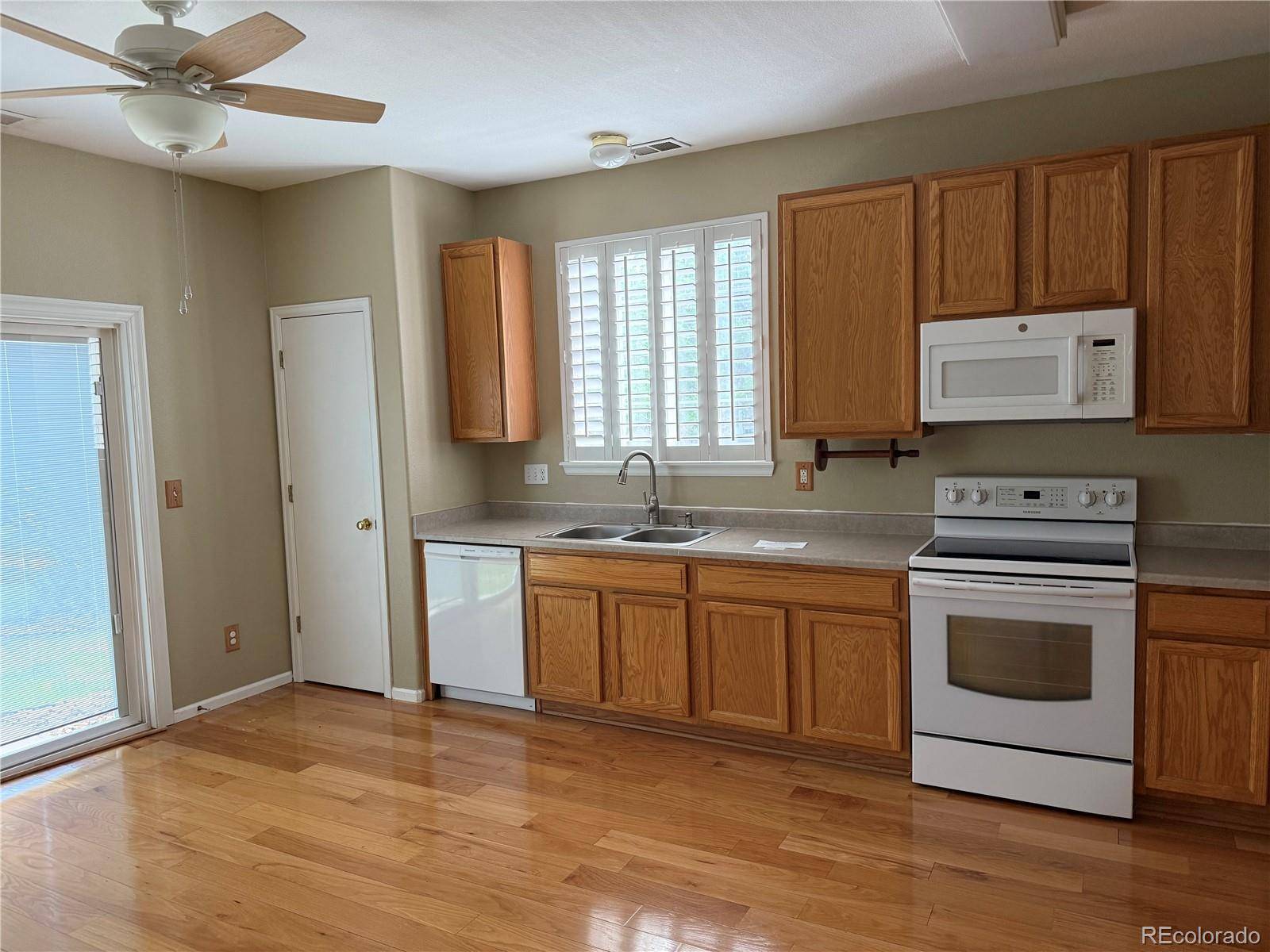 Aurora, CO 80018,1216 S Flat Rock CIR