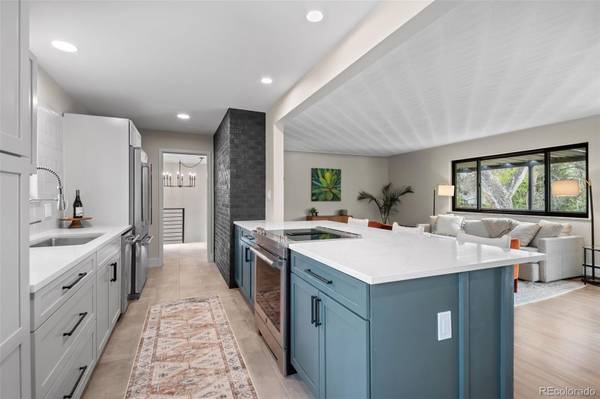 8750 W 8th AVE, Lakewood, CO 80215