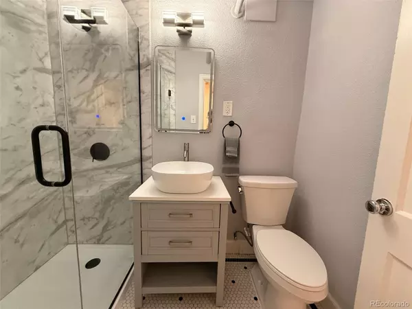 Denver, CO 80203,963 N Logan ST #23