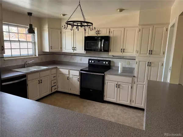 Denver, CO 80222,3111 S Holly PL