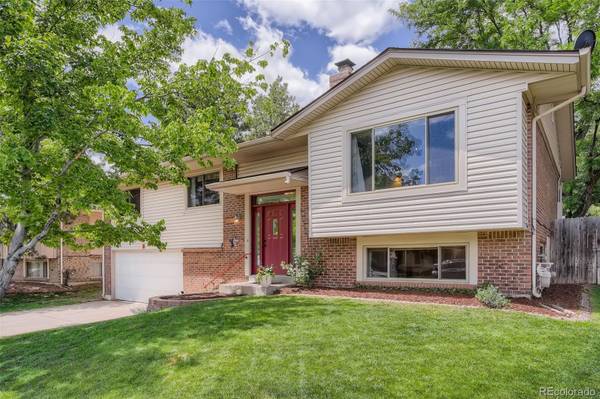 2241 S Youngfield ST, Lakewood, CO 80228