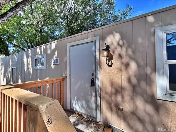 Colorado Springs, CO 80907,220 Mount View LN