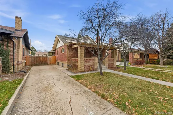 Denver, CO 80207,2549 Holly ST