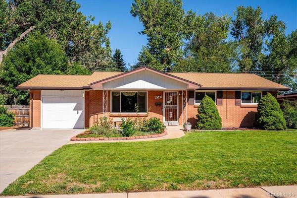 8543 W Arizona DR,  Lakewood,  CO 80232