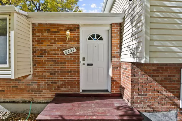 Arvada, CO 80005,8227 Yarrow CT