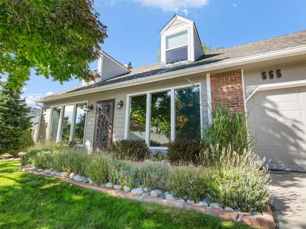 555 E Jamison PL, Littleton, CO 80122