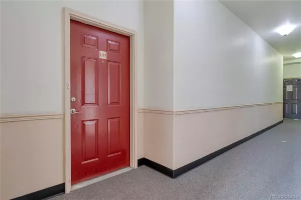 Englewood, CO 80112,15700 E Jamison DR #105