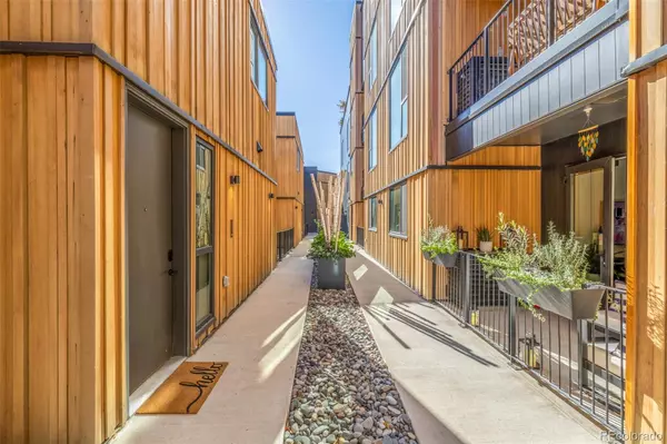 Denver, CO 80218,1601 Park AVE #215