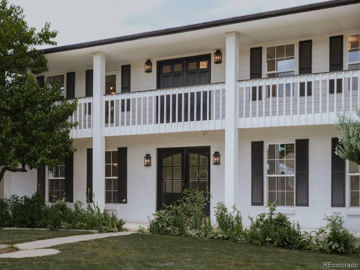 8722 S Balsam ST, Littleton, CO 80128