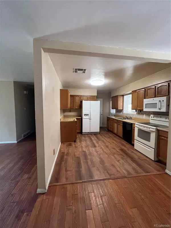 Aurora, CO 80012,432 S Potomac CIR