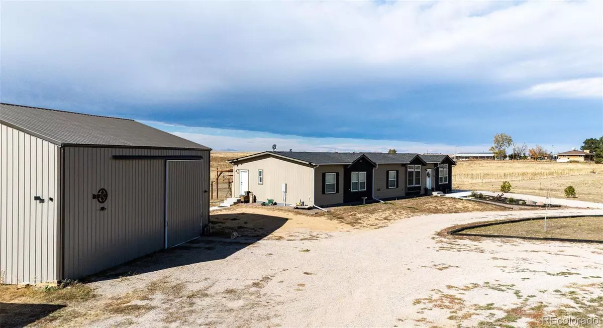 Strasburg, CO 80136,977 S County Road 149