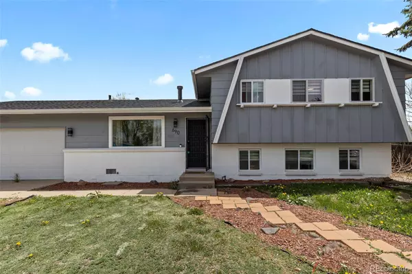 690 S Newark CT, Aurora, CO 80012