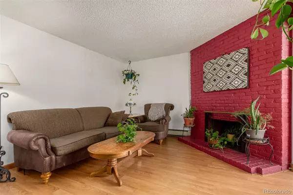 1390 Everett CT #220, Lakewood, CO 80215