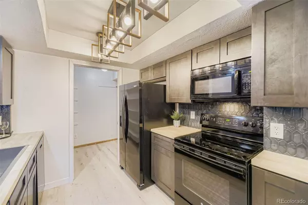 Lakewood, CO 80227,10806 W Evans AVE #4