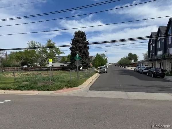 Denver, CO 80222,4675 E Iliff AVE