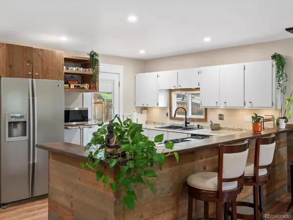 Lakewood, CO 80228,1425 S Welch CIR