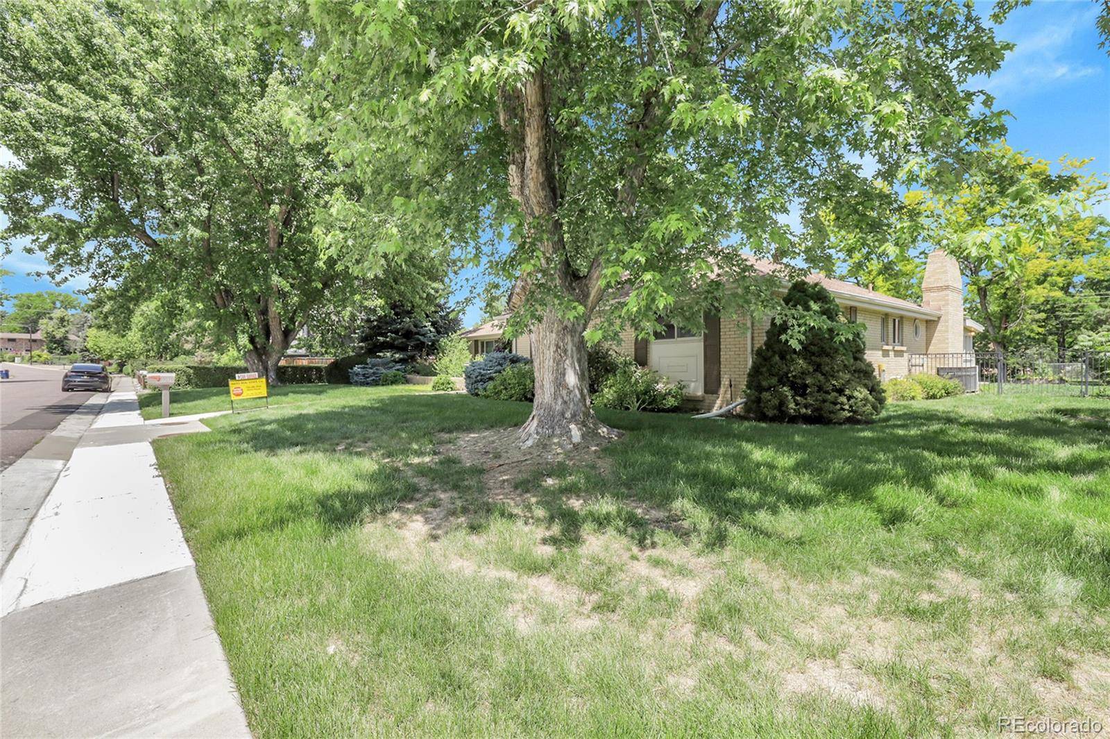 Centennial, CO 80121,1091 E Pinewood AVE