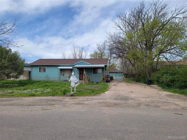 1913 Burton ST, Strasburg, CO 80136