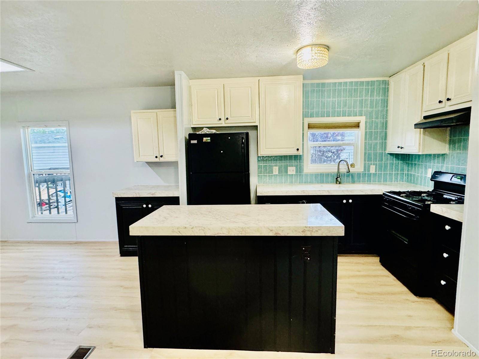 Golden, CO 80401,340 Laveta Pass AVE