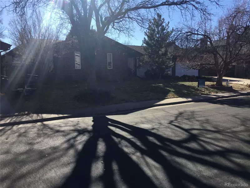 12394 E Cedar CIR, Aurora, CO 80012